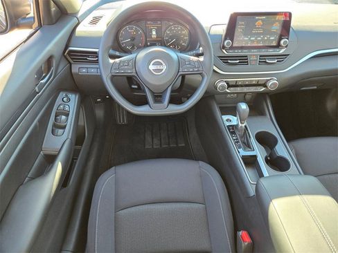 Used 2025 Nissan Altima 2.5 S image 14