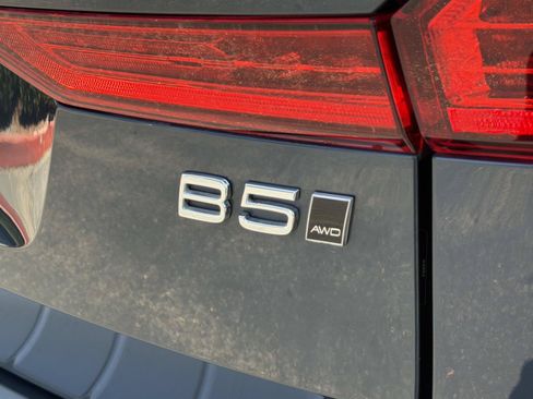 Certified 2024 Volvo XC60 B5 Plus AWD/4WD image 28