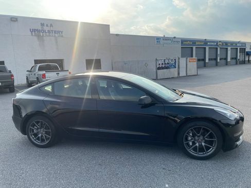 Used 2021 Tesla Model 3 Standard Range Plus RWD image 9