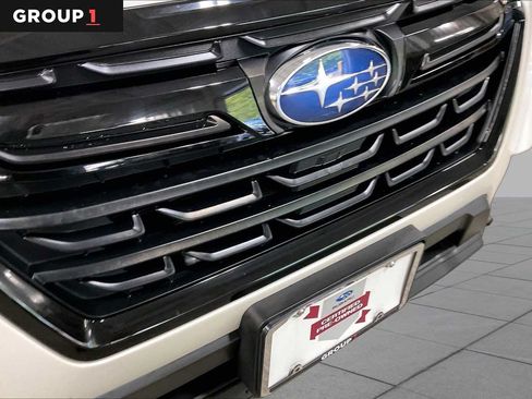 Used 2023 Subaru Forester AWD/4WD image 29