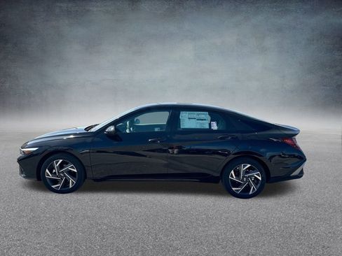 Used 2025 Hyundai Elantra Sport FWD image 29