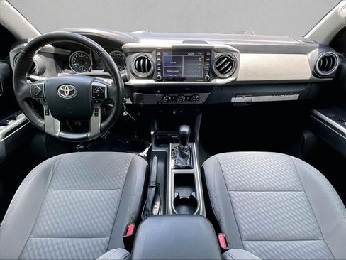 Used 2020 Toyota Tacoma SR5 RWD image 16