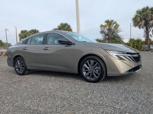 New 2026 Nissan Sentra SL w/ Floor Mat Package FWD image 2
