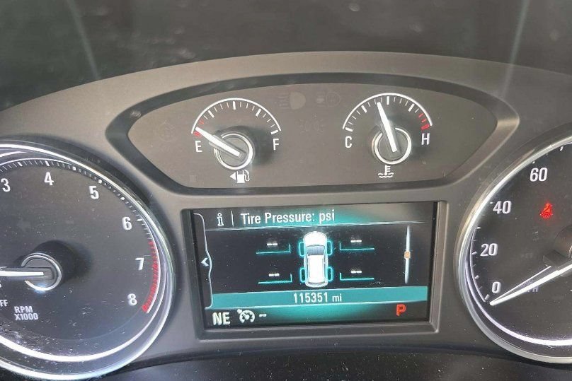 Used 2018 Buick Enclave Essence w/ Trailering Package FWD image 28
