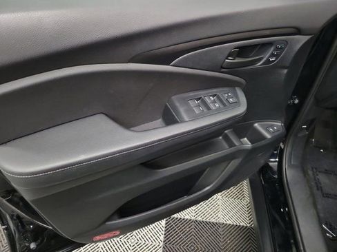Certified 2025 Honda Passport EX-L image 20