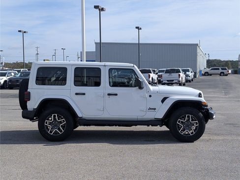 New 2026 Jeep Wrangler Unlimited Sahara AWD/4WD image 6