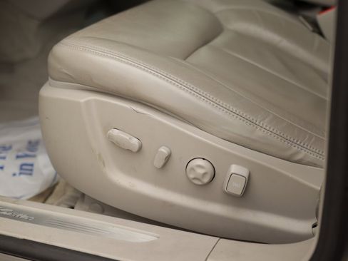 Used 2007 Cadillac DTS Luxury II image 22