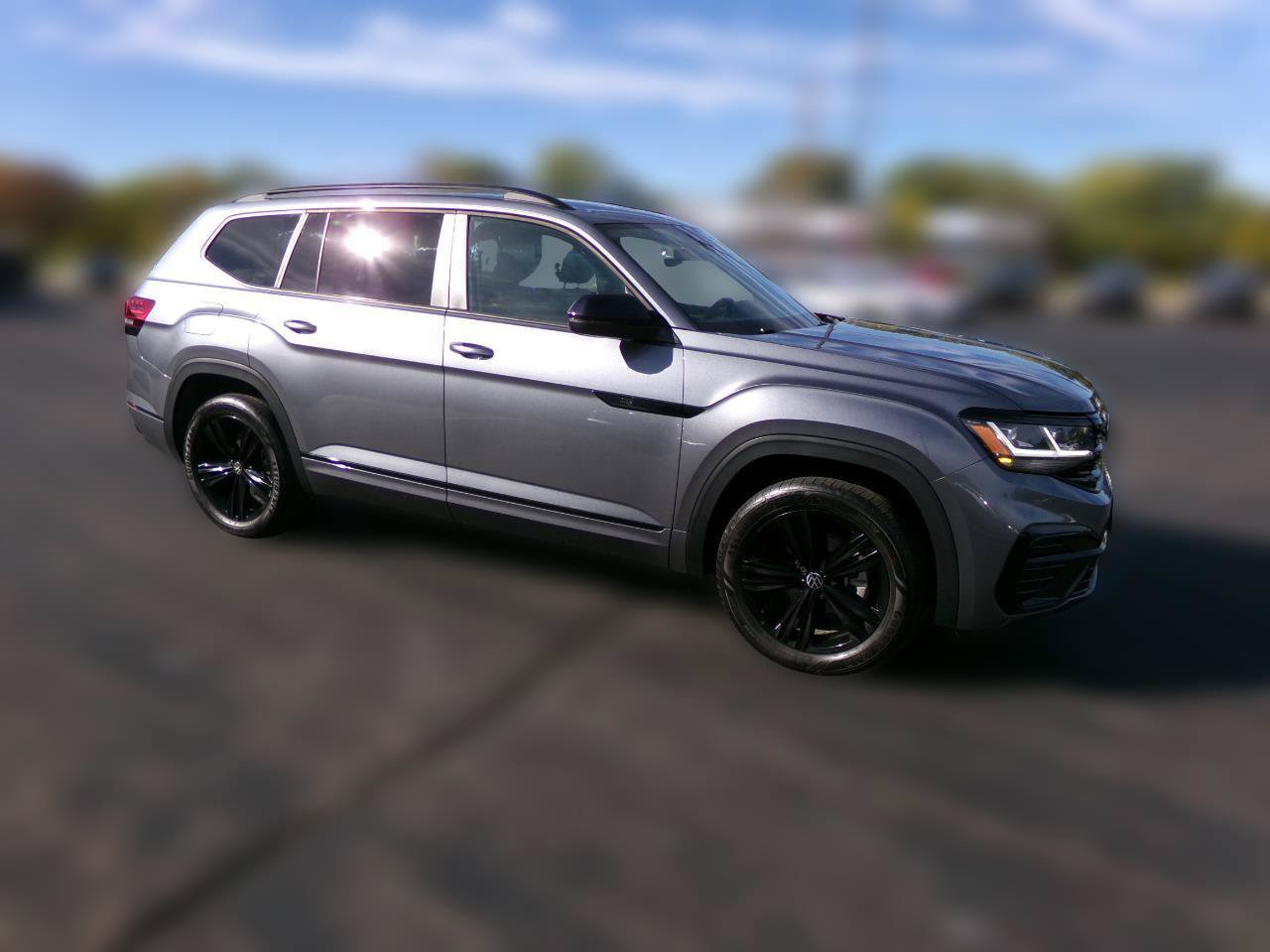 Used 2023 Volkswagen Atlas SEL AWD/4WD image 1