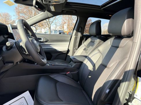 New 2025 Jeep Compass Latitude w/ Sun & Sound Group image 18