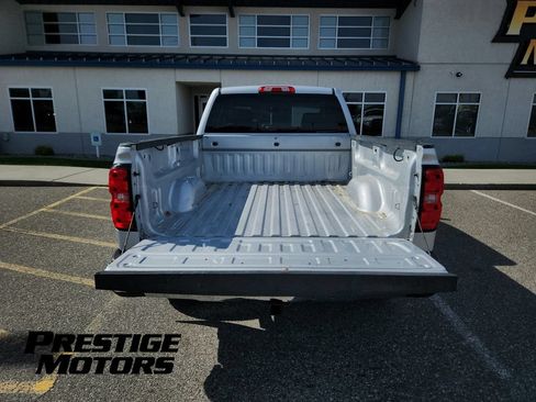 Used 2018 Chevrolet Silverado 1500 LT w/ Trailering Package AWD/4WD image 15