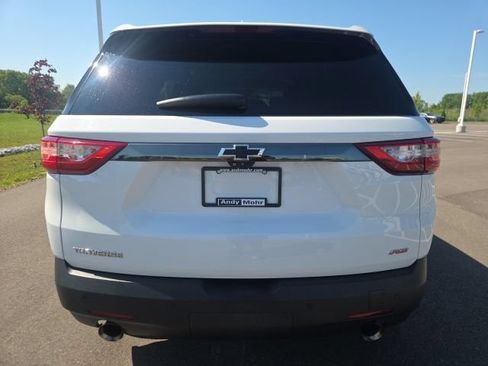Used 2020 Chevrolet Traverse RS w/ LPO, Floor Liner Package FWD image 9