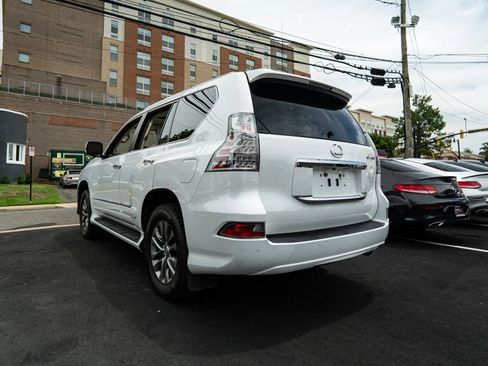 Used 2018 Lexus GX 460 Luxury AWD/4WD image 5