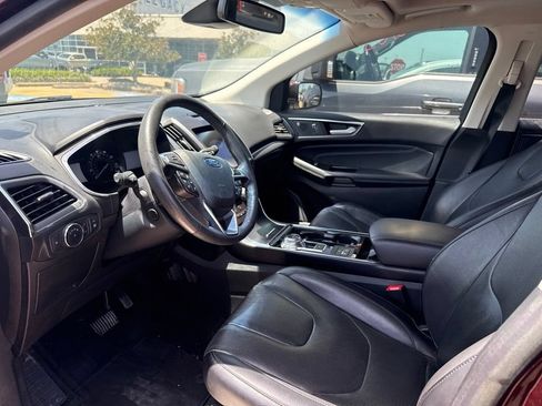 Used 2019 Ford Edge Titanium w/ Equipment Group 301A FWD image 8