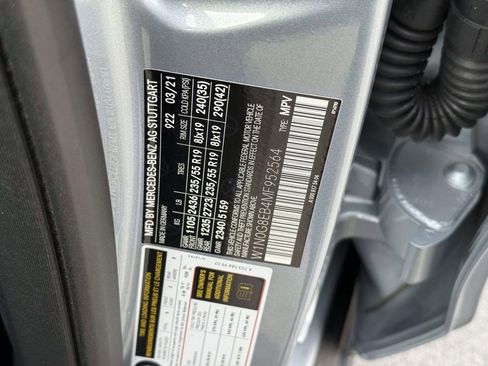 Used 2021 Mercedes-Benz GLC 300 4MATIC w/ Premium Package image 36