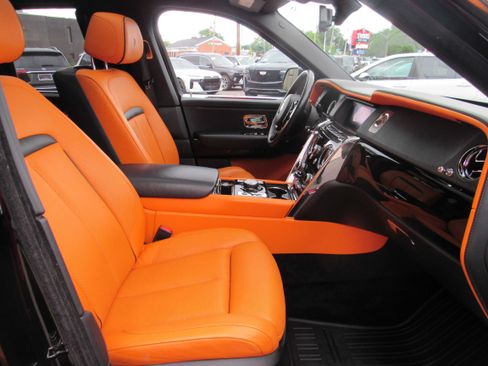 Used 2020 Rolls-Royce Cullinan AWD/4WD image 11