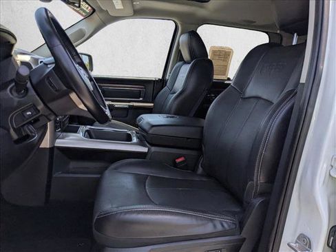 Used 2018 RAM 1500 Laramie w/ Convenience Group AWD/4WD image 17