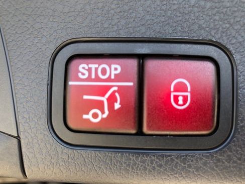 New 2026 Mercedes-Benz GLB 250 4MATIC image 37