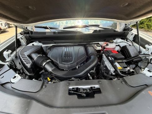 Used 2024 GMC Acadia AT4 w/ Luxury Package AWD/4WD image 23