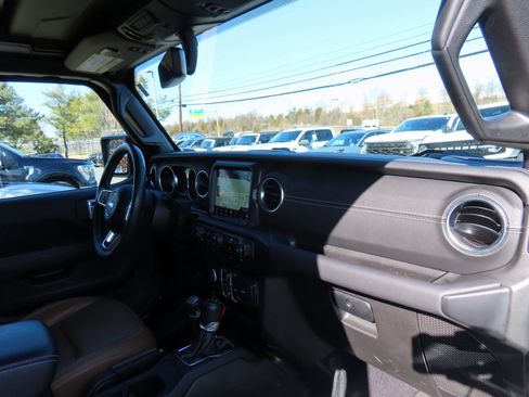 Used 2023 Jeep Wrangler Unlimited Sahara w/ Cold Weather Group image 20