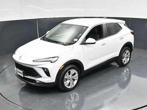 Used 2025 Buick Encore GX Preferred AWD/4WD image 45