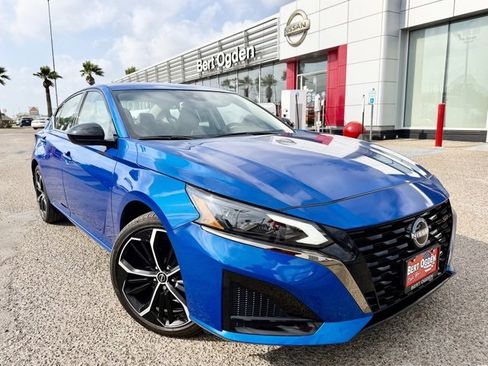 Certified 2025 Nissan Altima 2.5 SR image 1