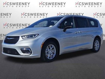 New 2026 Chrysler Pacifica Select