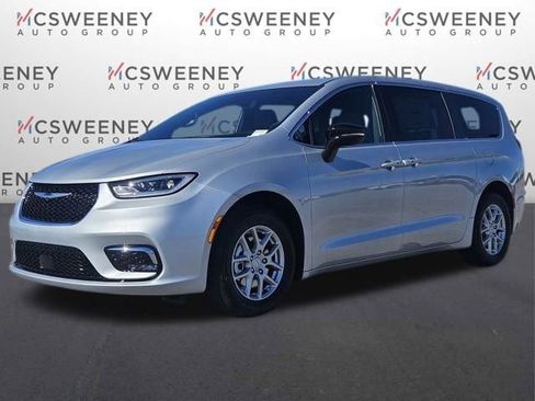 New 2026 Chrysler Pacifica Select image 1