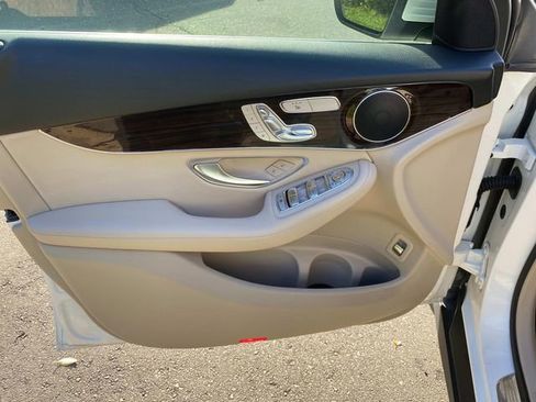 Used 2021 Mercedes-Benz GLC 300 GLC 300 image 12