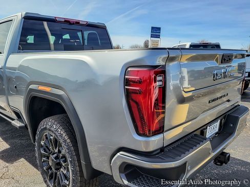 New 2026 GMC Sierra 2500 Denali Ultimate w/ LPO, Black Badging Package image 5
