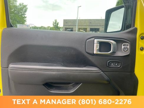 Used 2022 Jeep Wrangler Unlimited Sahara w/ Cold Weather Group AWD/4WD image 15