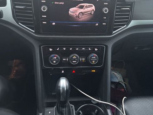 Used 2023 Volkswagen Atlas SE w/ Black Wheel Package image 10