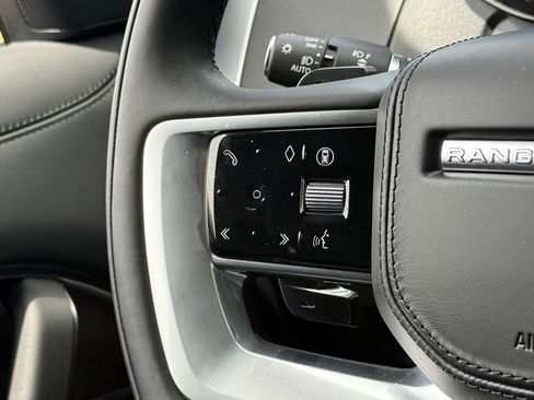 Certified 2025 Land Rover Range Rover SE AWD/4WD image 18