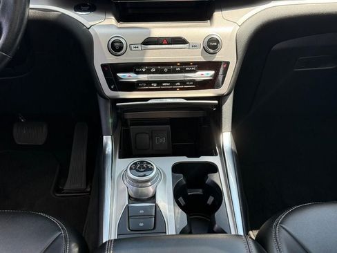 Used 2022 Ford Explorer XLT w/ Equipment Group 202A AWD/4WD image 15