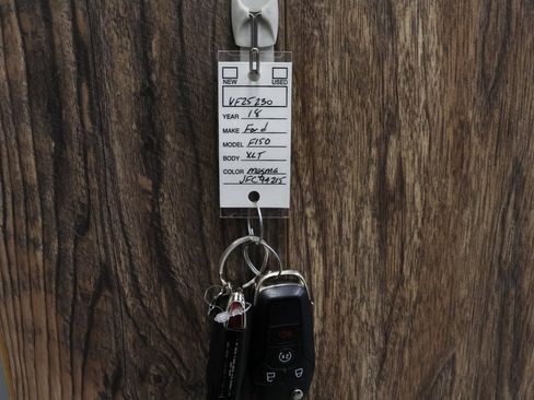 Used 2018 Ford F150 XLT w/ Equipment Group 302A Luxury image 9