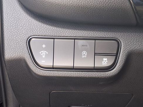 Certified 2025 Kia Seltos S FWD image 11