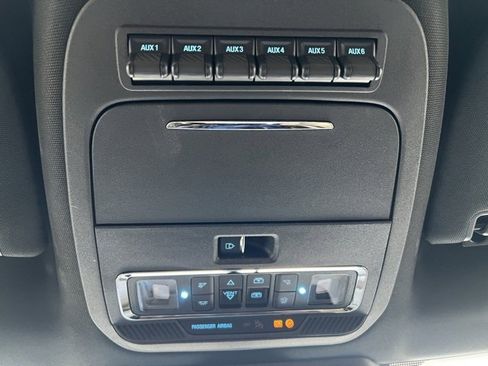 Used 2025 Ford F450 Platinum w/ FX4 Off-Road Package image 44