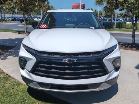 Used 2023 Chevrolet Blazer LT w/ Convenience Package FWD image 3