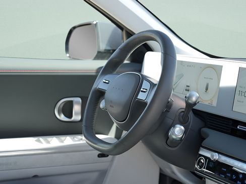 Certified 2023 Hyundai Ioniq 5 Limited RWD image 13
