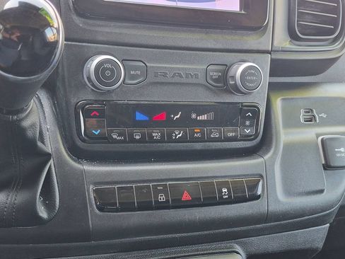 Used 2025 RAM ProMaster 2500 FWD image 18