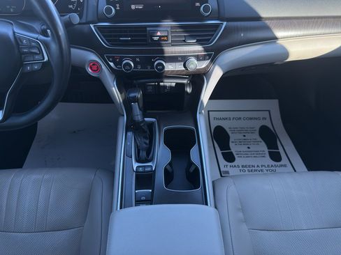 Used 2018 Honda Accord Touring image 13