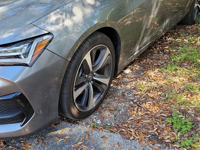 Used 2025 Acura TLX w/ Technology Package FWD image 4
