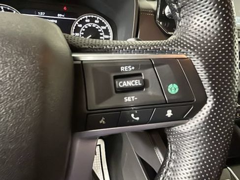 Used 2023 Mitsubishi Outlander SE FWD image 16