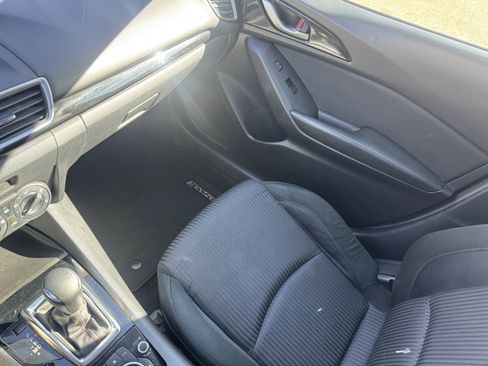 Used 2015 MAZDA MAZDA3 i Touring image 30
