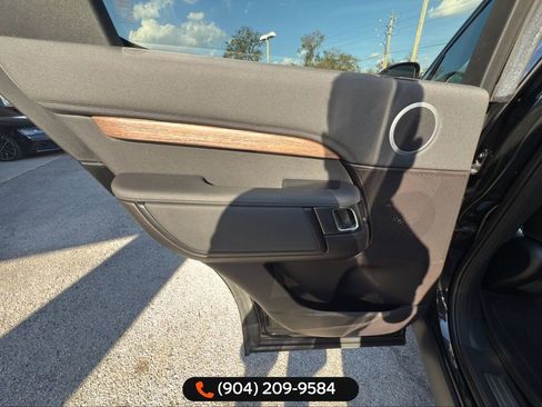 Used 2017 Land Rover Discovery HSE image 20