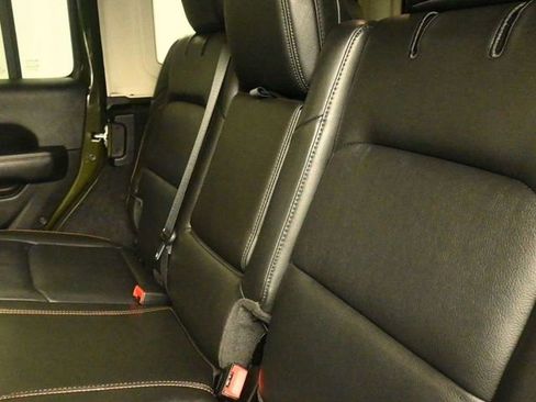 Used 2022 Jeep Wrangler Unlimited Rubicon w/ Xtreme Recon 35" Tire Package image 11