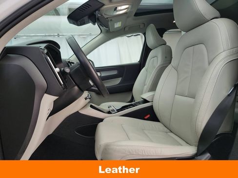 Used 2023 Volvo XC40 B5 Plus AWD/4WD image 11