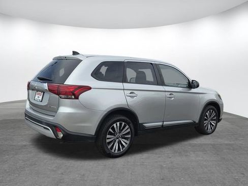Used 2019 Mitsubishi Outlander SE AWD/4WD image 3