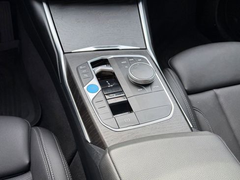 Used 2023 BMW i4 eDrive40 RWD image 18