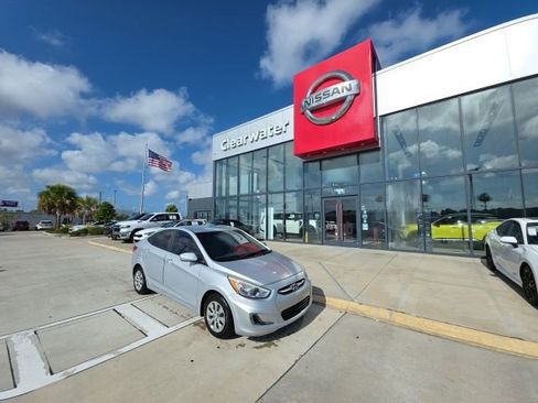 Used 2016 Hyundai Accent SE FWD image 1