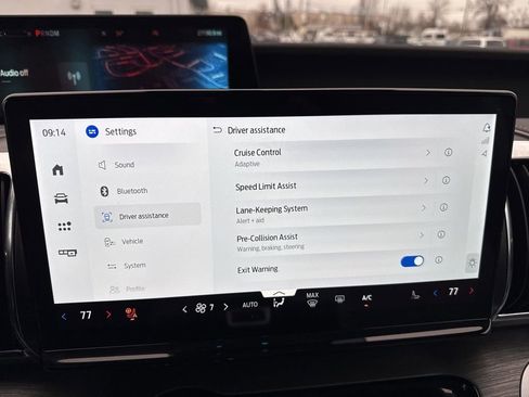 Used 2025 Ford Expedition Platinum image 15